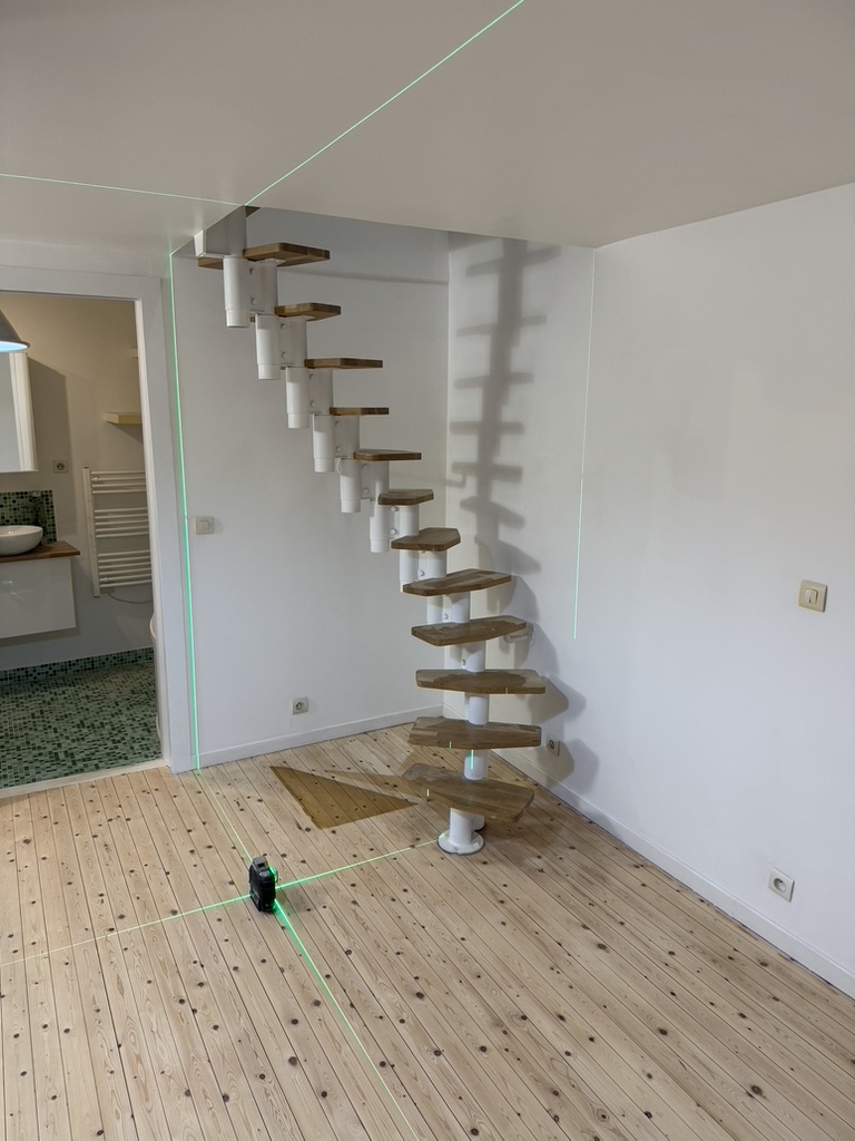 L'escalier existant dans son espace contraint — point de départ du projet, Atelier EGEA Rouen