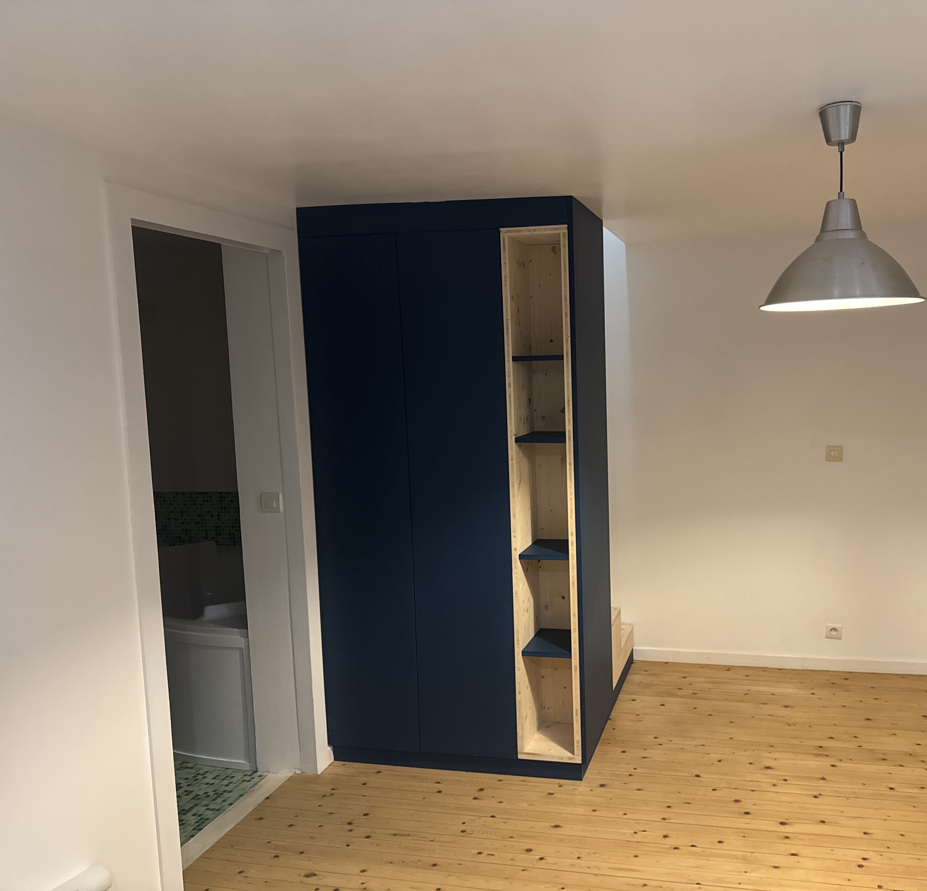 Détail rangements intégrés — Atelier EGEA